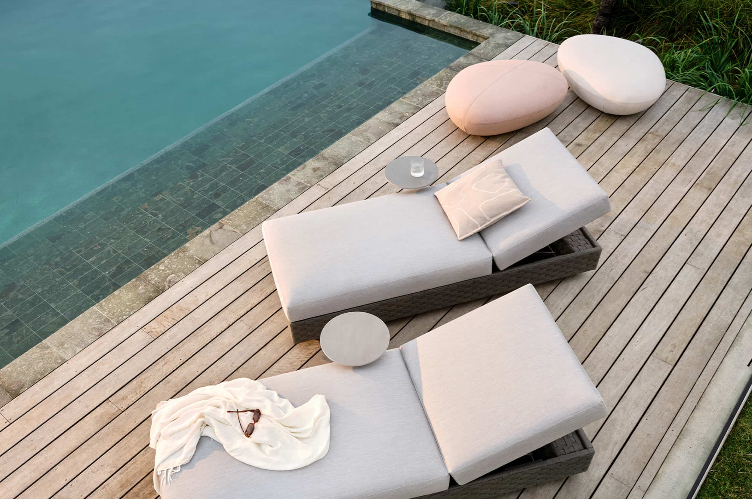 Lode Outdoor Ottoman Large King Living