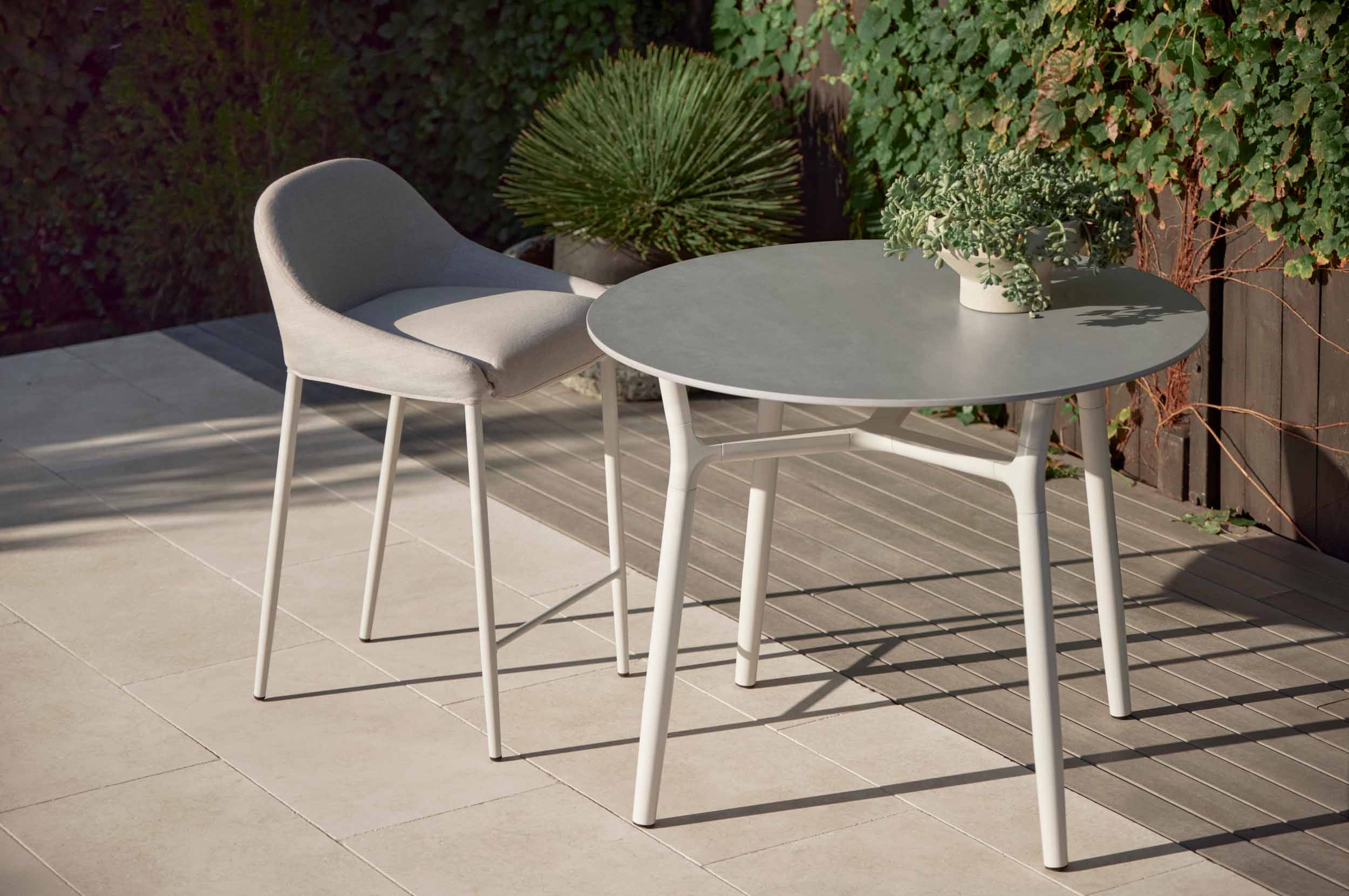 Quay Outdoor Soft Counter Stool