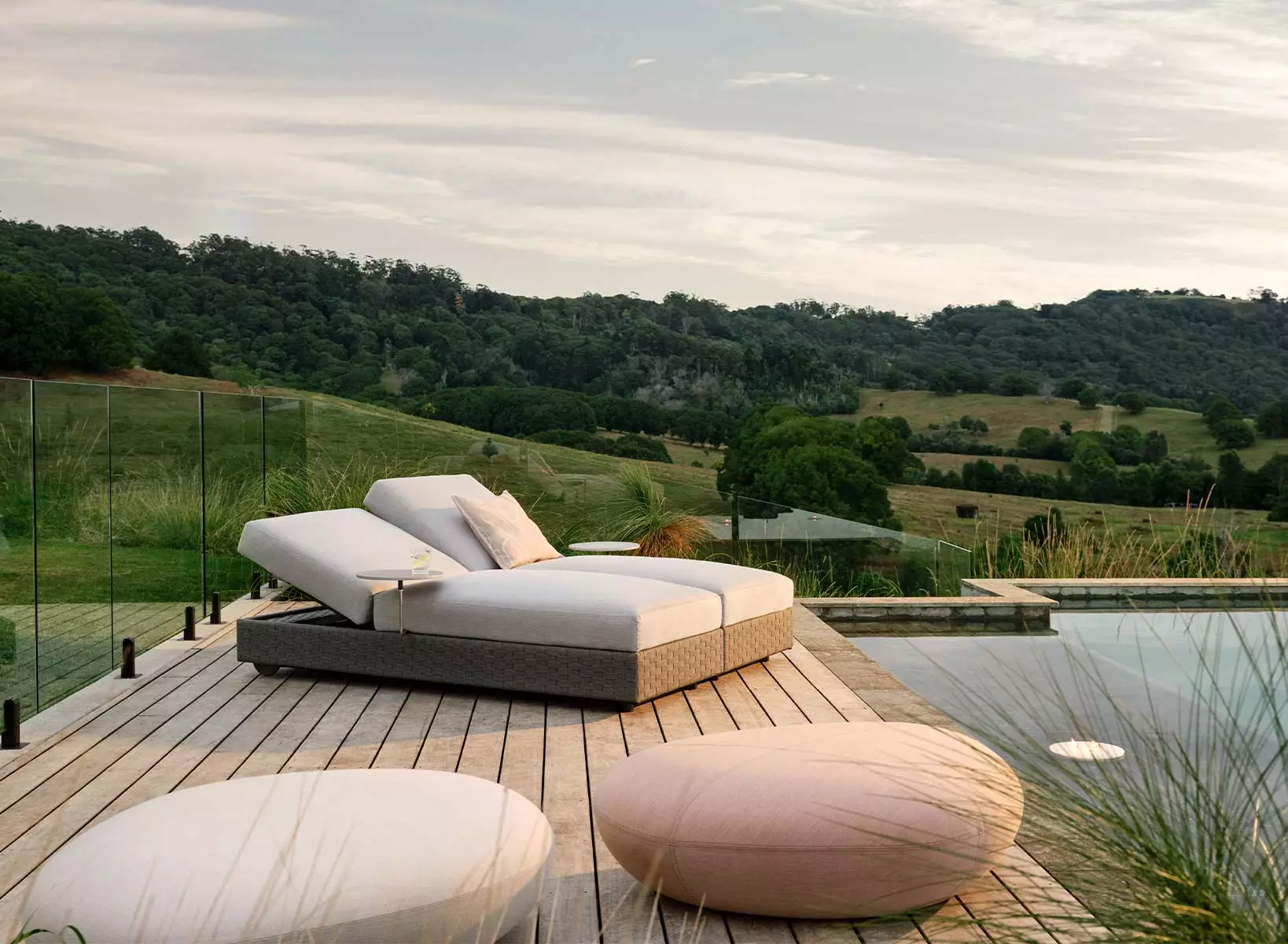 Neale Whitaker on the art of the outdoor room | KING