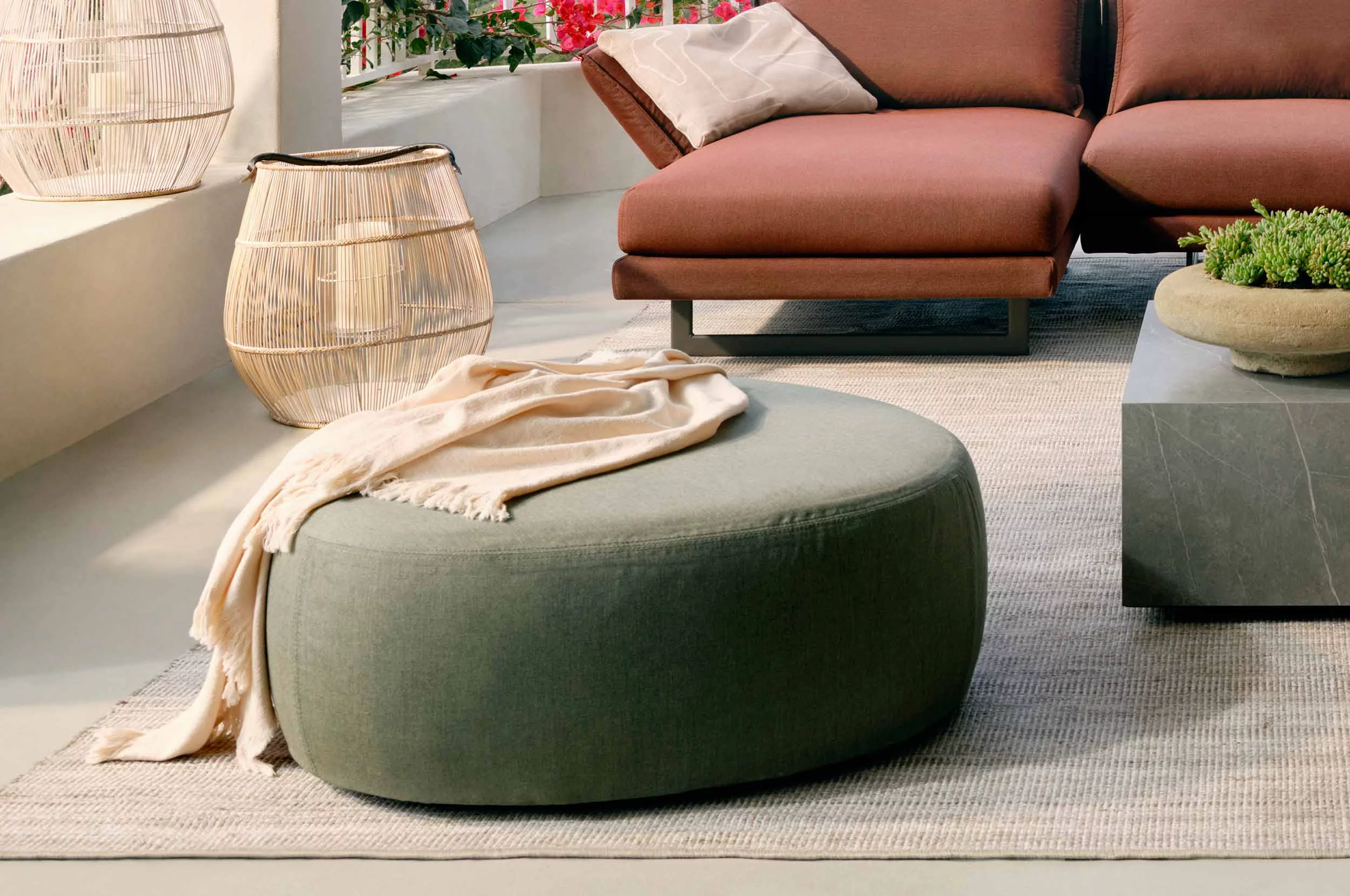 Outdoor pouf ottoman discount