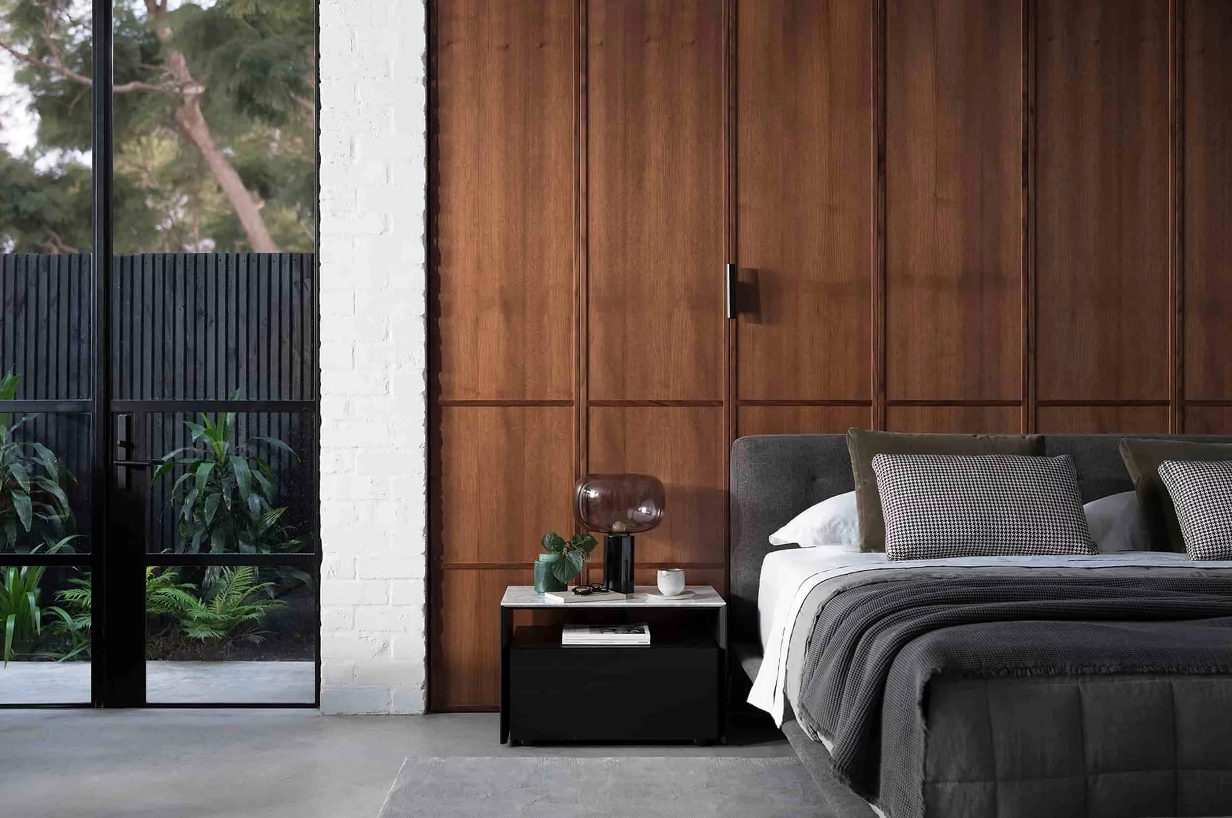 Encore Bed Super King Contemporary Bed